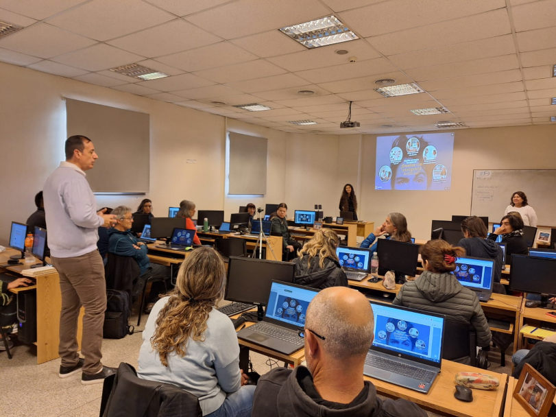 imagen Docentes de la FCAI se capacitaron en el uso de herramientas de IA 